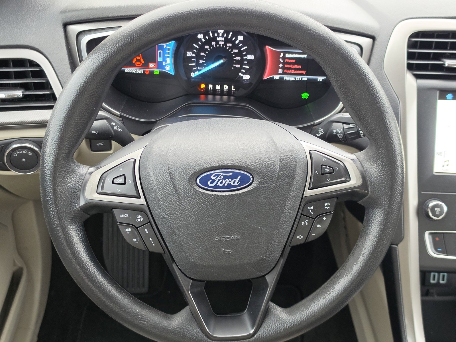 Used 2019 Ford Fusion SE FWD image 15