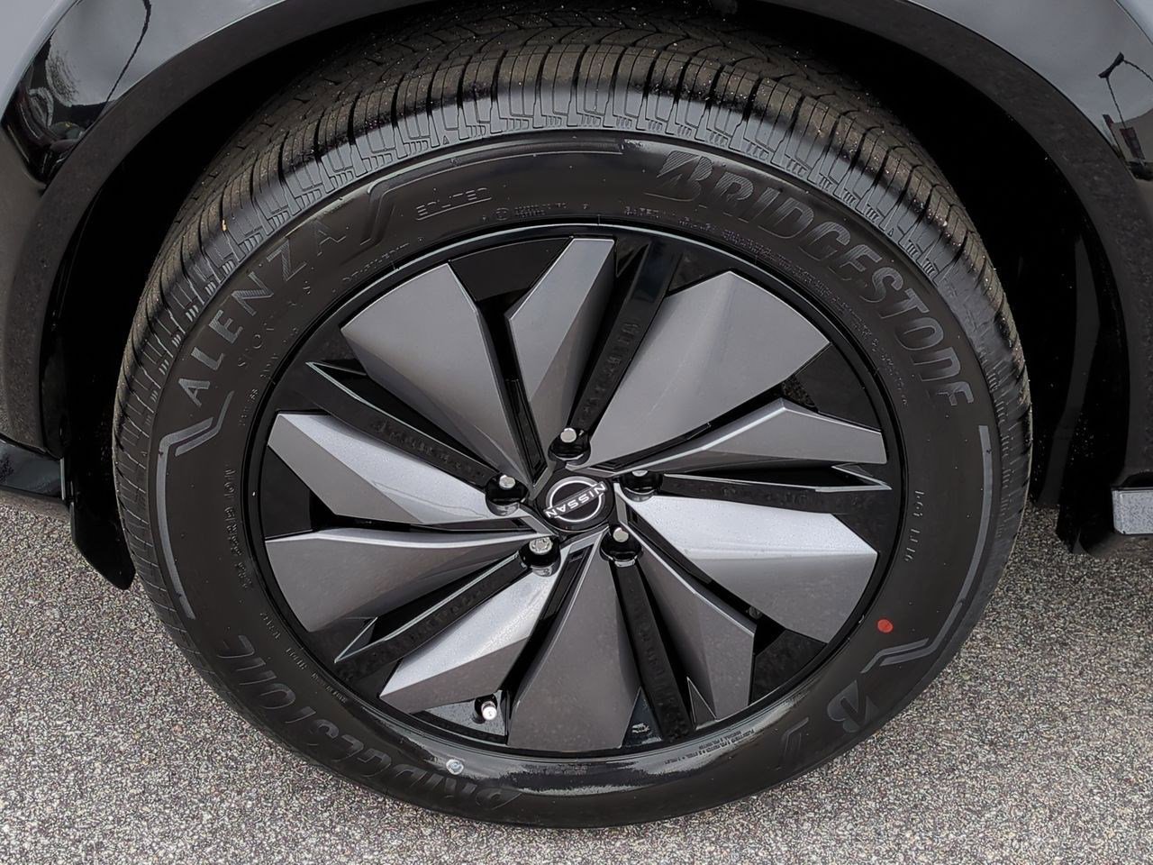 New 2024 Nissan Ariya AWD image 10