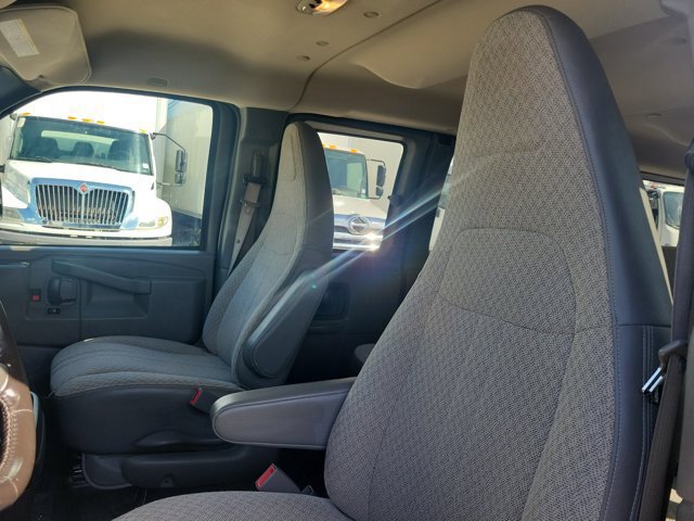 Used 2018 Chevrolet Express 3500 LT w/ LT Preferred Equipment Group RWD image 20