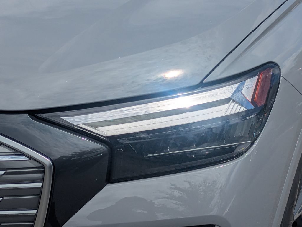 Used 2025 Audi Q4 e-tron Premium AWD/4WD image 16
