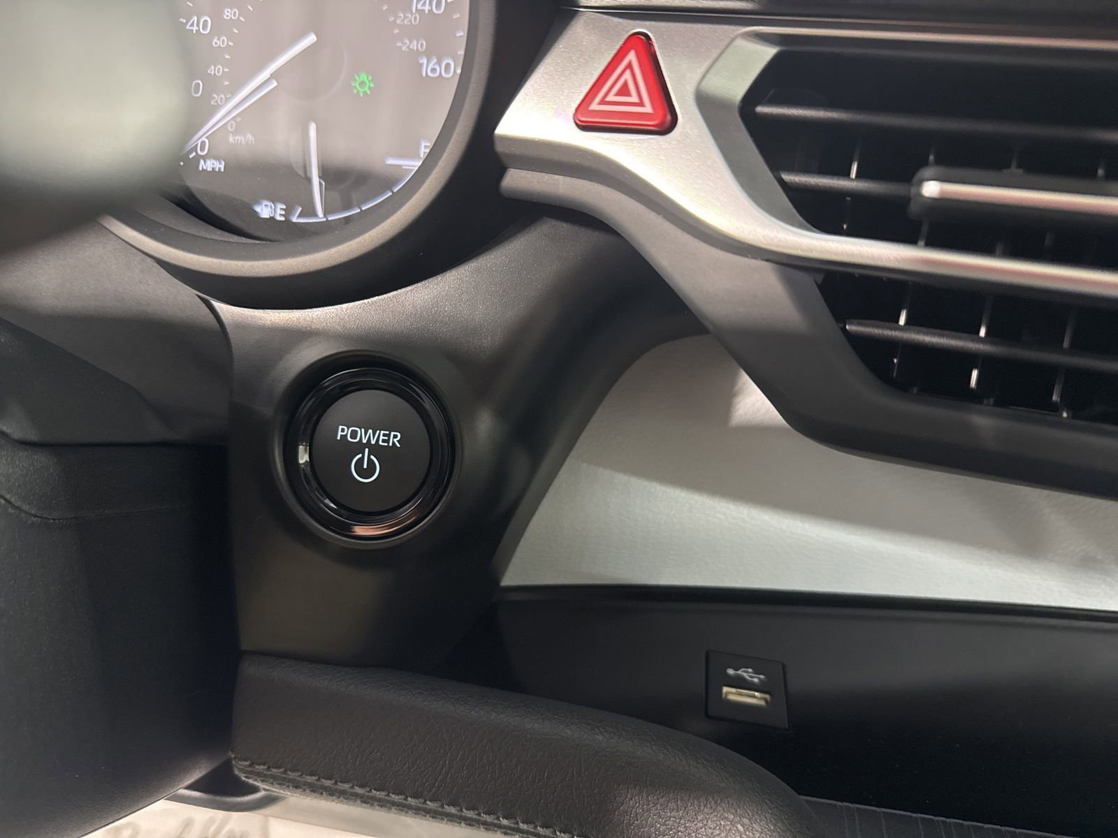 New 2026 Toyota Sienna XLE FWD image 31