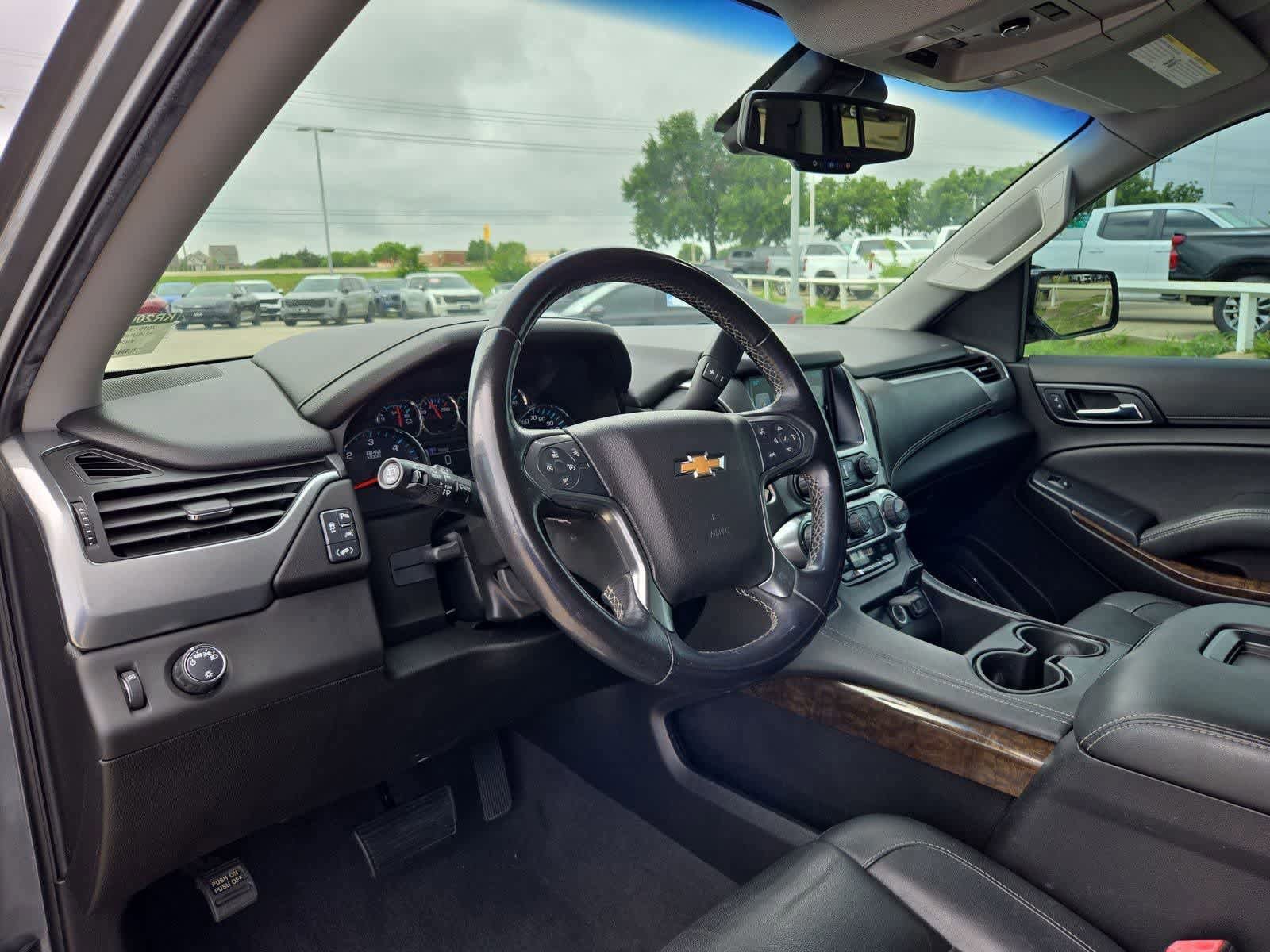Used 2019 Chevrolet Suburban LT RWD video 2