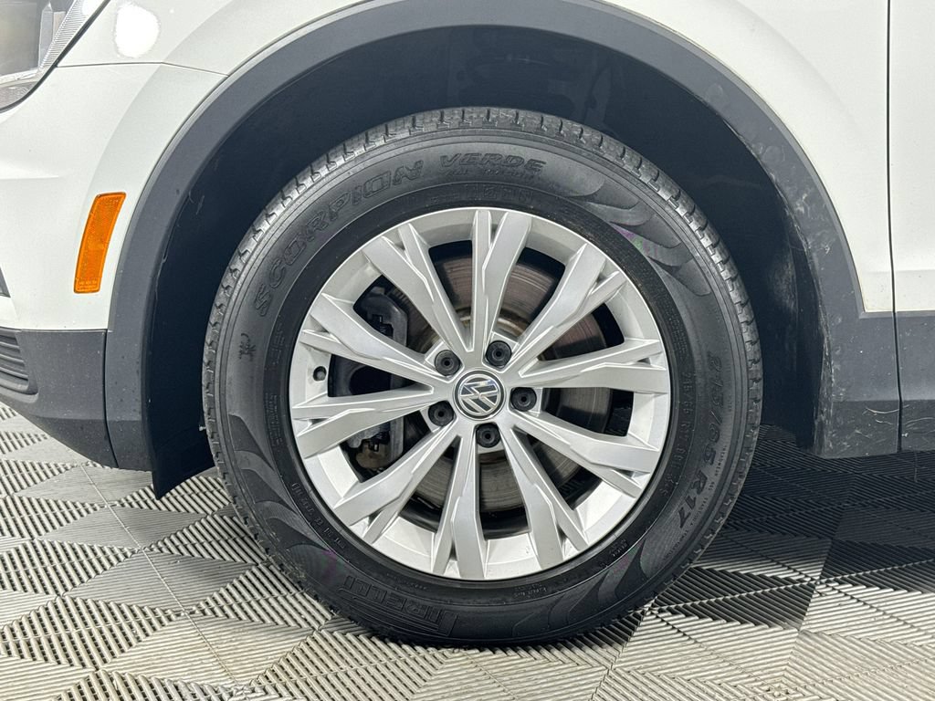 Used 2018 Volkswagen Tiguan SE AWD/4WD image 29