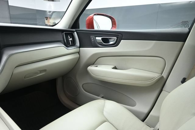 Used 2023 Volvo XC60 B5 Core w/ Climate Package FWD image 24
