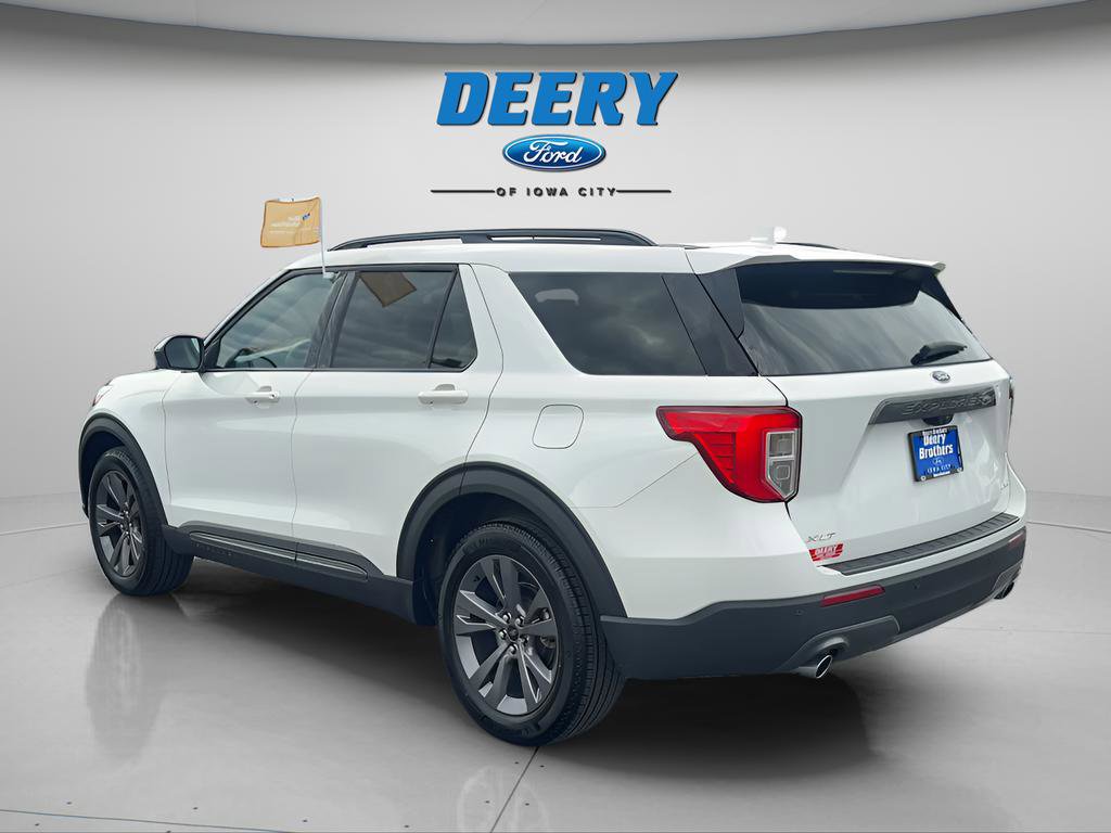 Used 2024 Ford Explorer XLT w/ Equipment Group 202A AWD/4WD image 3