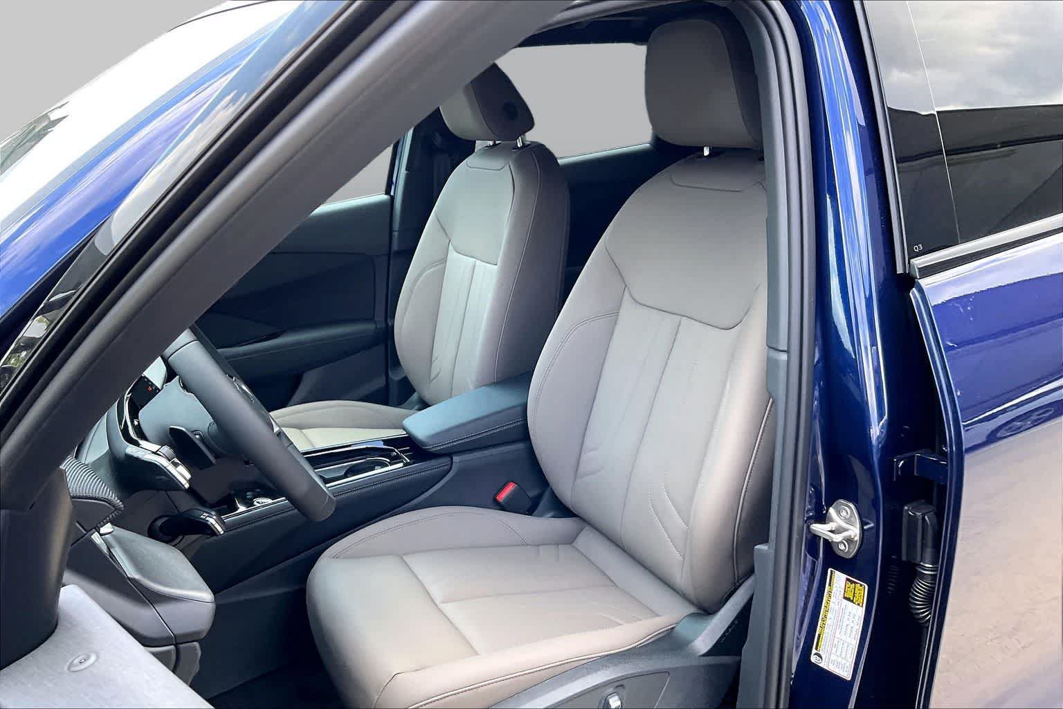 New 2026 Audi Q3 quattro 2.0T AWD/4WD image 9