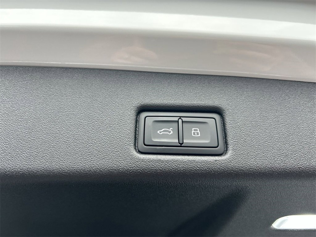 New 2025 Audi Q5 Prestige image 35