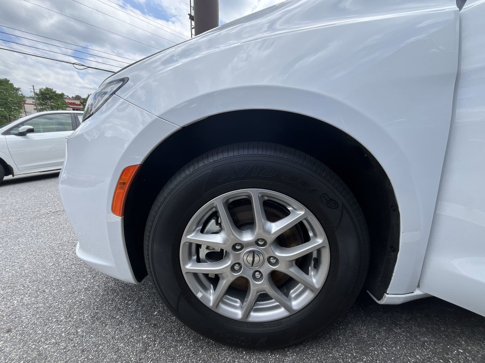Used 2025 Chrysler Pacifica Select FWD image 13