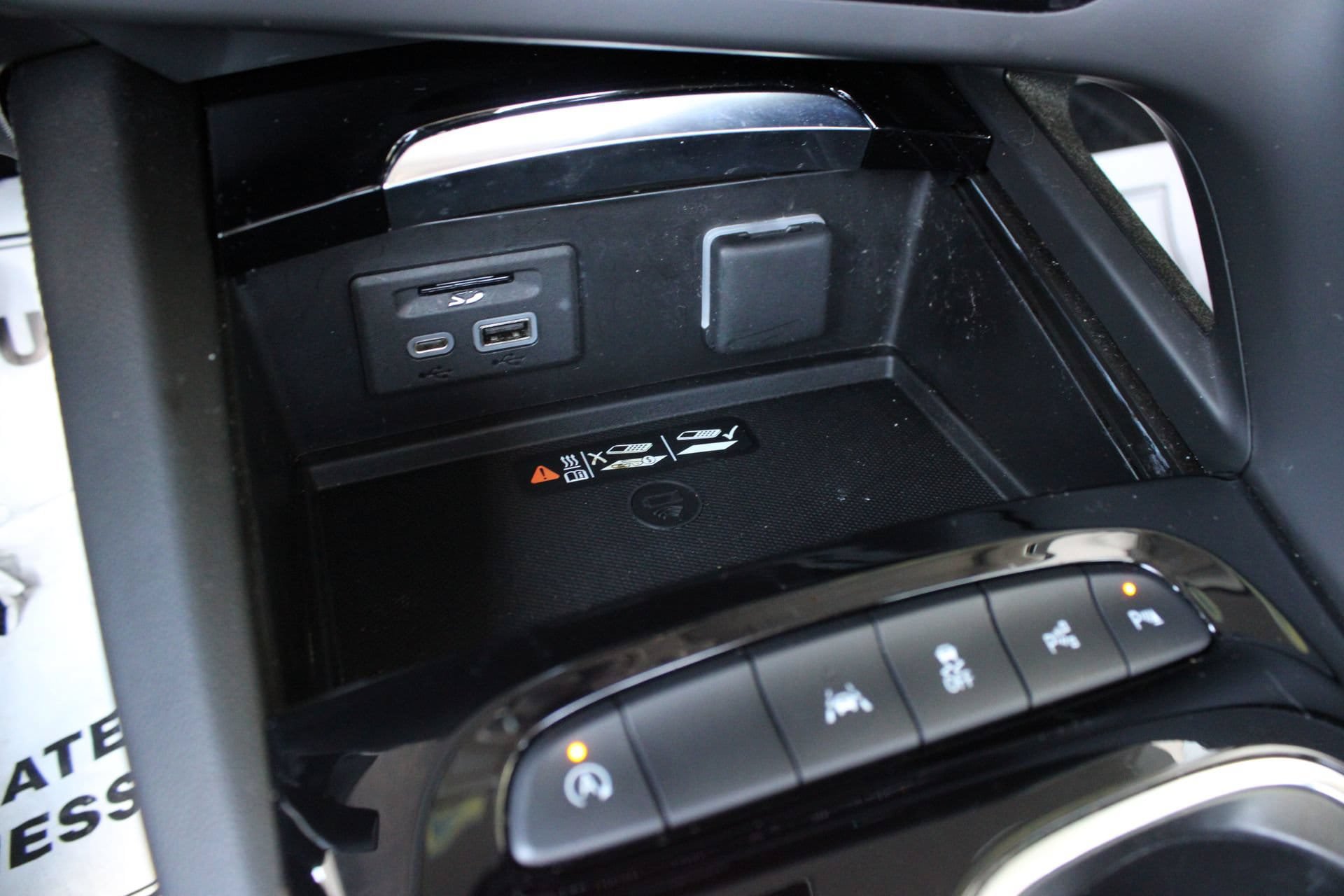 Used 2023 Buick Envision Avenir FWD image 38
