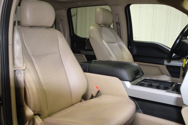 Used 2019 Ford F250 Lariat w/ Chrome Package image 23