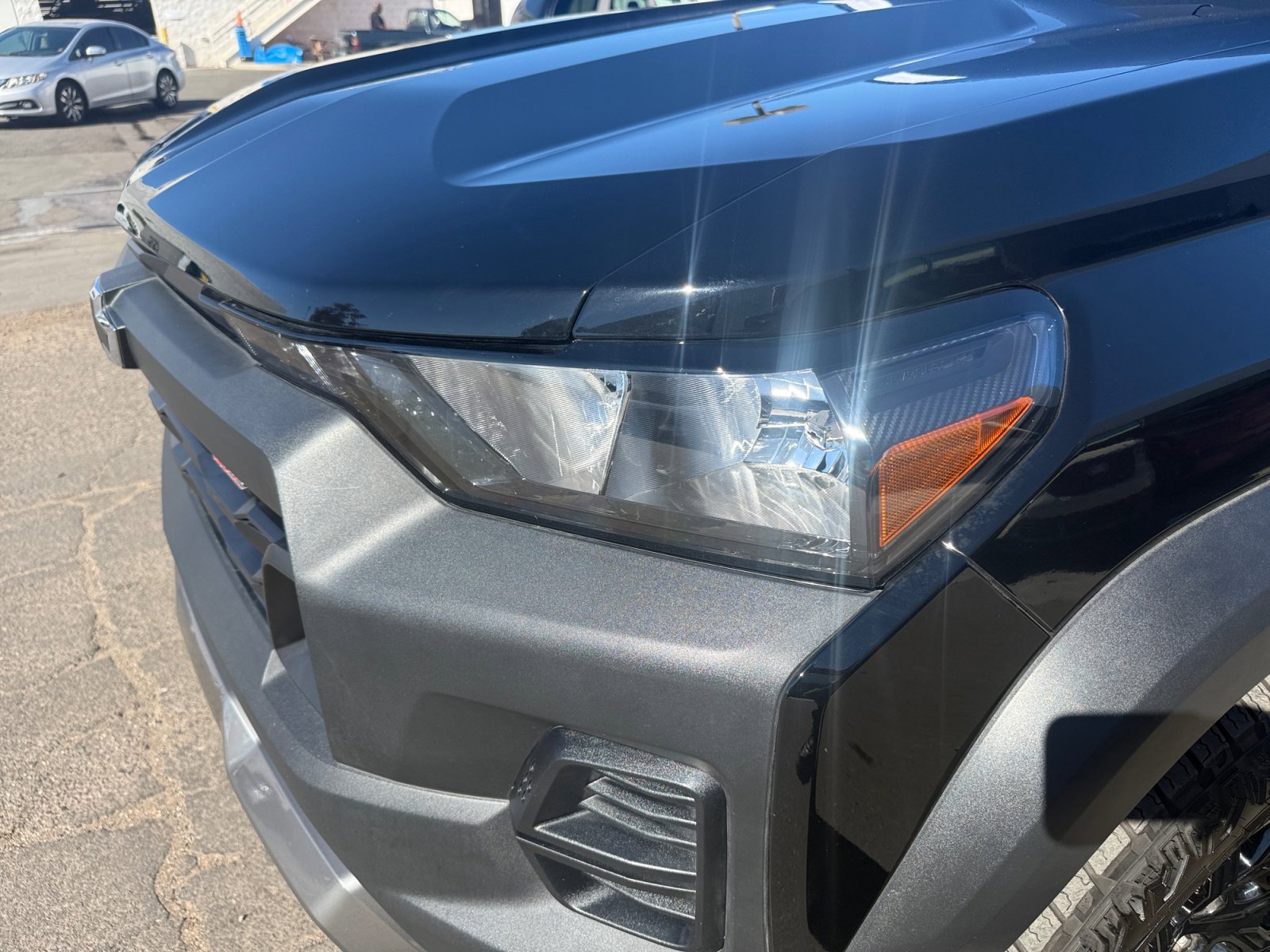 Used 2024 Chevrolet Colorado Trail Boss image 9