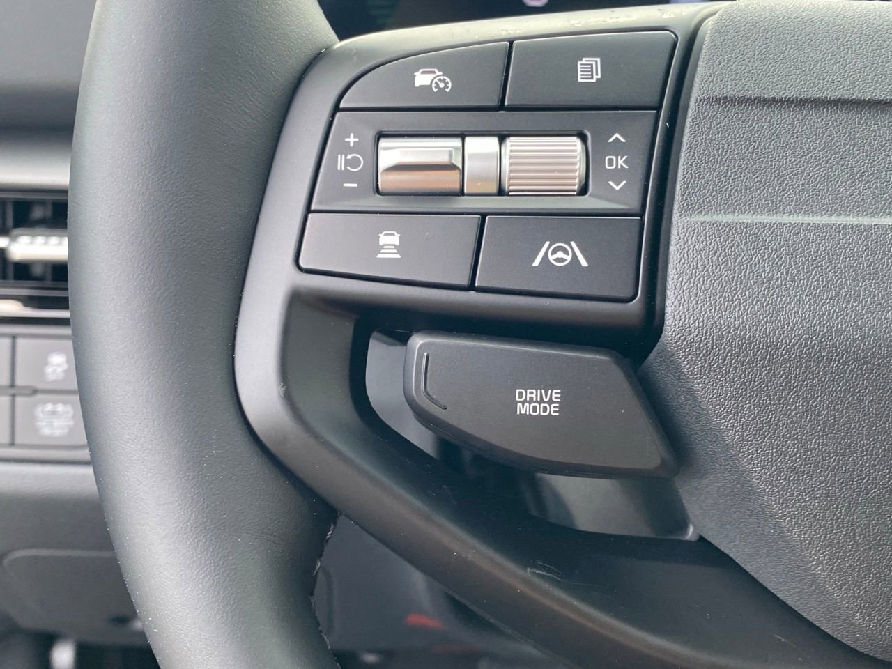 New 2026 Kia Sportage LX image 12