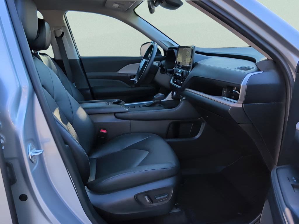 Used 2024 Toyota Grand Highlander Limited image 37