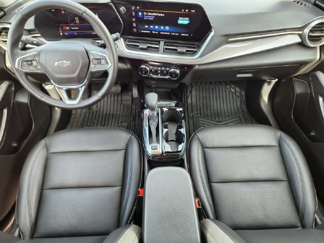 Used 2025 Chevrolet Trax ACTIV w/ Sunroof Package FWD image 32