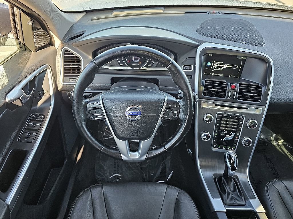 Used 2016 Volvo XC60 T5 Platinum w/ Protection Package FWD image 24