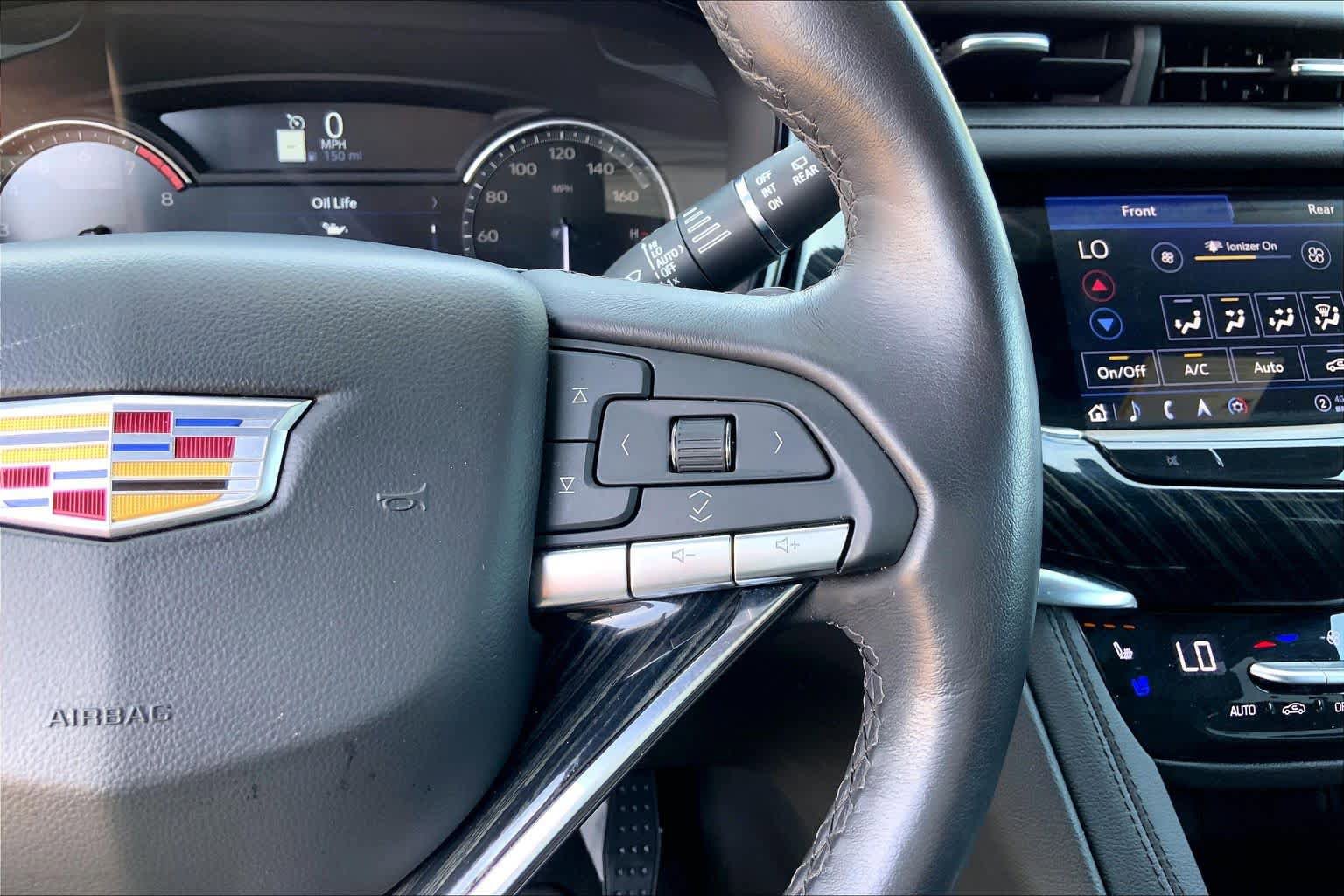 Used 2025 Cadillac XT6 Premium Luxury AWD/4WD image 25