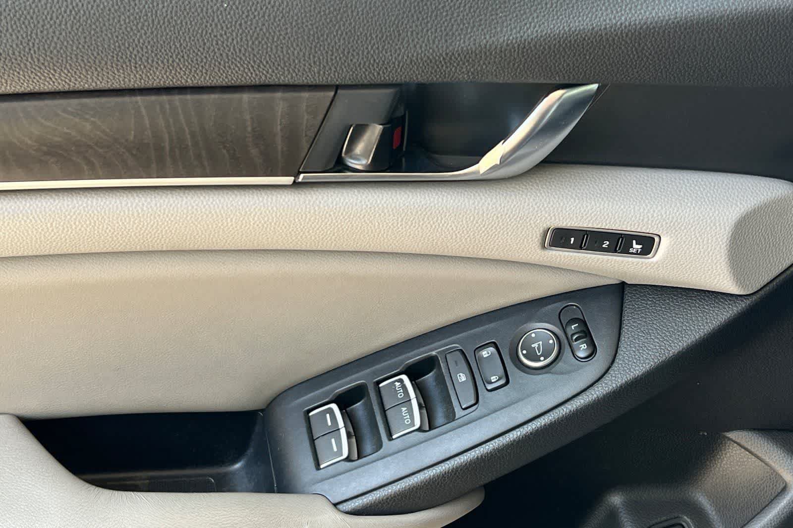 Used 2018 Honda Accord EX-L image 15