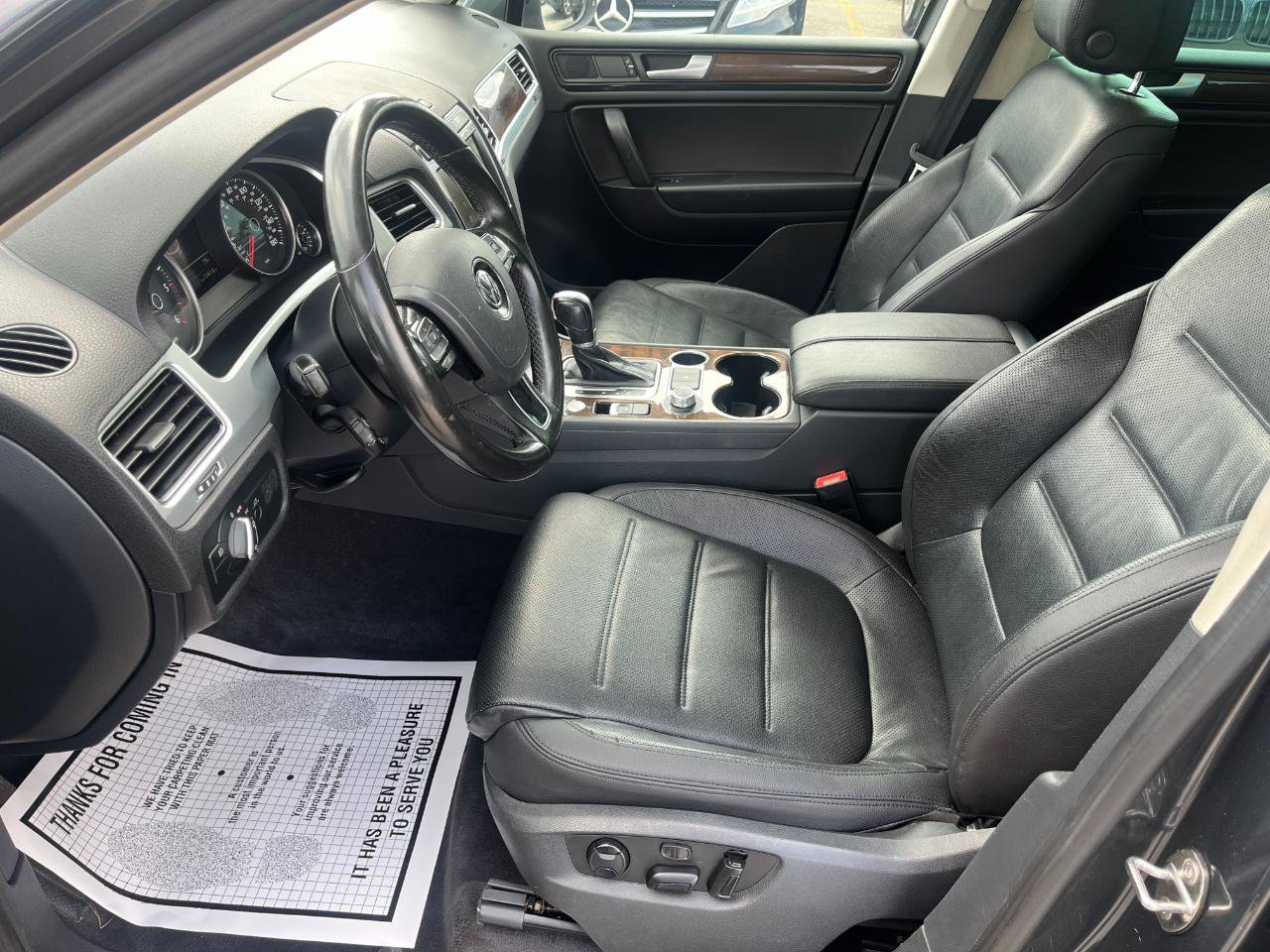 Used 2016 Volkswagen Touareg TDI AWD/4WD image 11