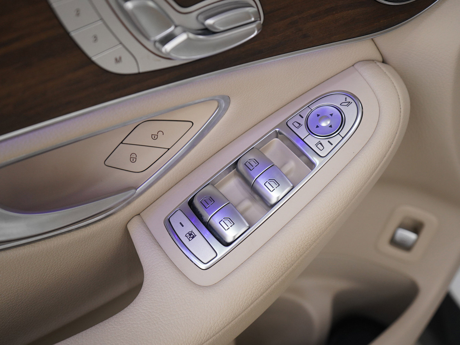 Used 2022 Mercedes-Benz GLC 300 4MATIC image 21