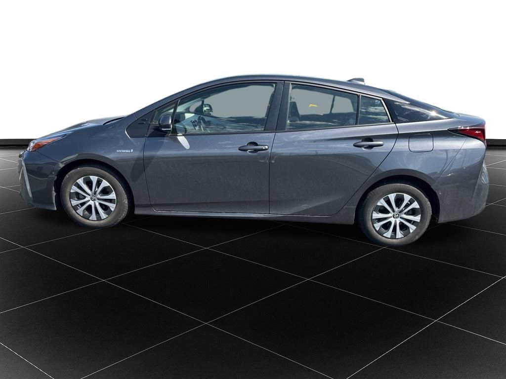 Used 2021 Toyota Prius XLE AWD/4WD image 2