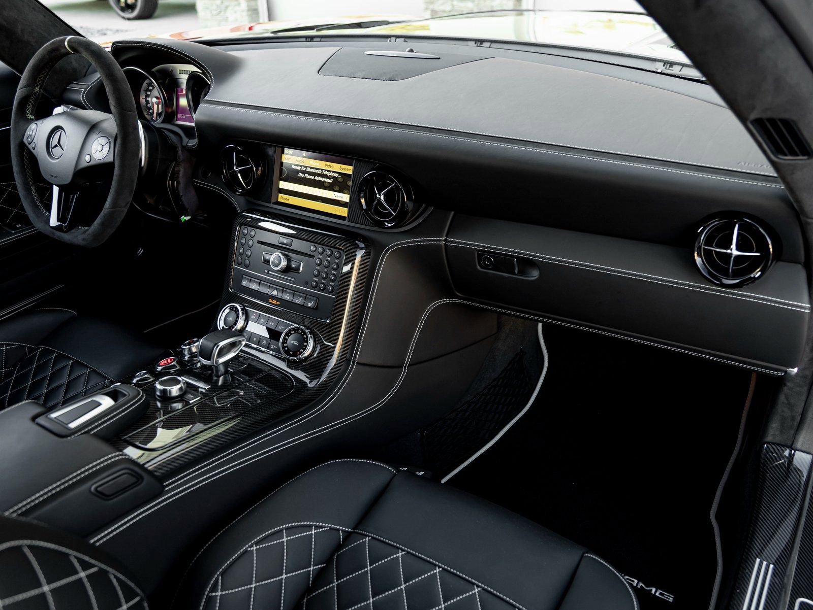 Used 2015 Mercedes-Benz SLS AMG GT Final Edition image 28