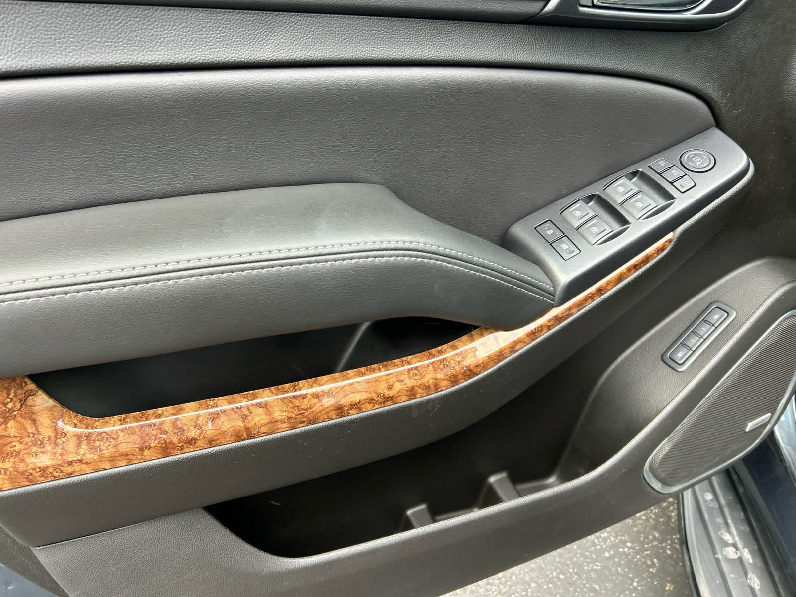 Used 2019 Chevrolet Suburban Premier AWD/4WD image 8