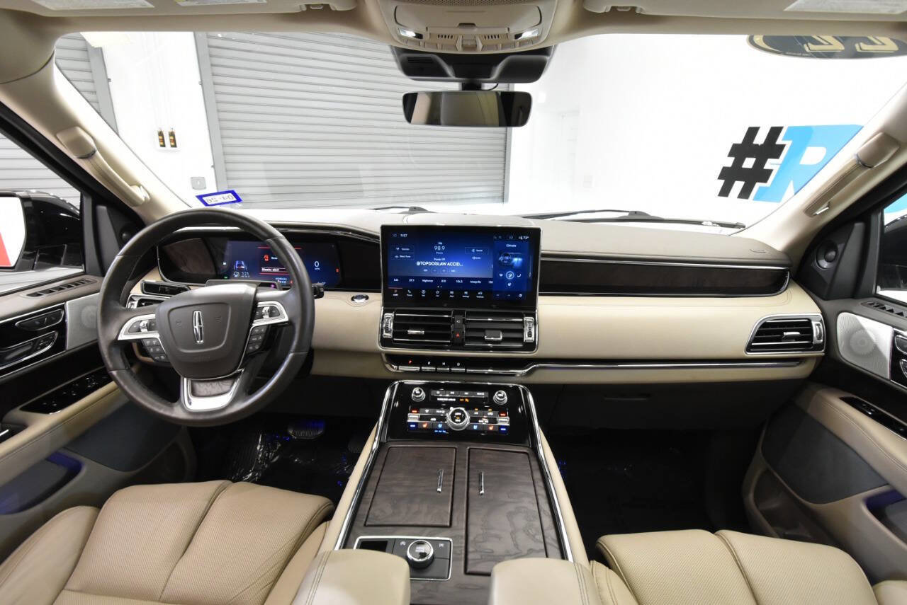 Used 2022 Lincoln Navigator Reserve image 23