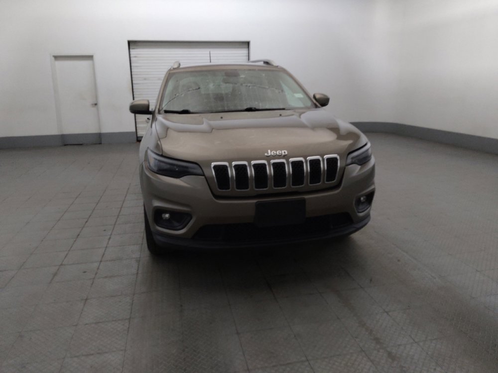 Used 2019 Jeep Cherokee Latitude Plus w/ Cold Weather Group AWD/4WD image 14