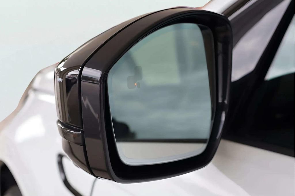 Used 2024 Land Rover Discovery Sport S AWD/4WD image 28