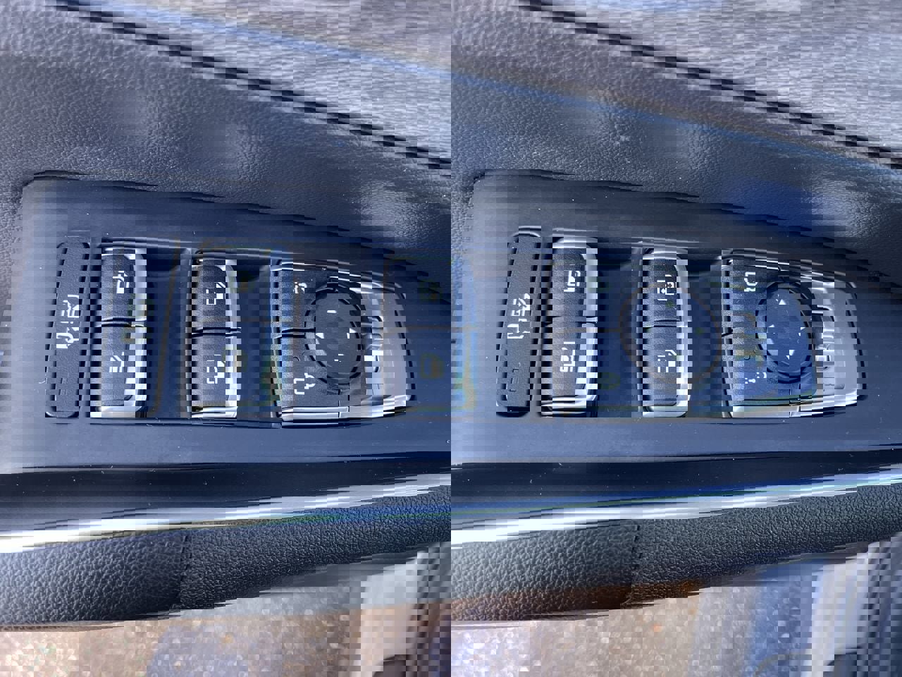 Used 2022 Kia Sorento S w/ Panoramic Sunroof Package image 19