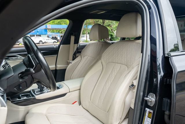Used 2019 BMW 740i w/ Executive Package RWD image 16
