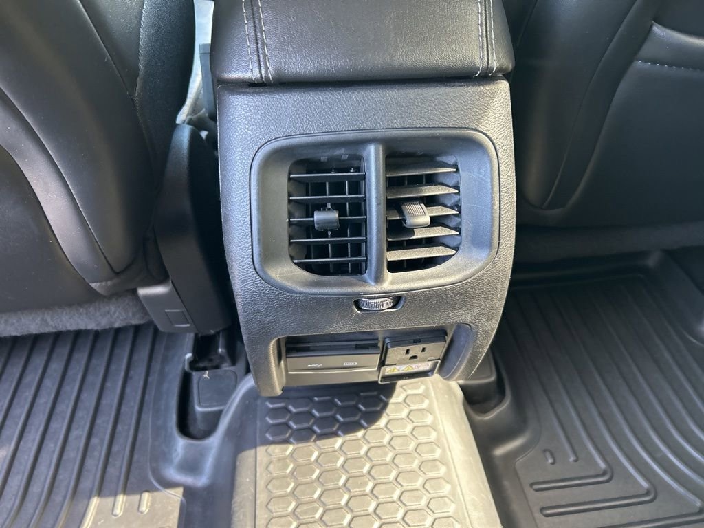 Used 2019 Jeep Cherokee Limited image 28