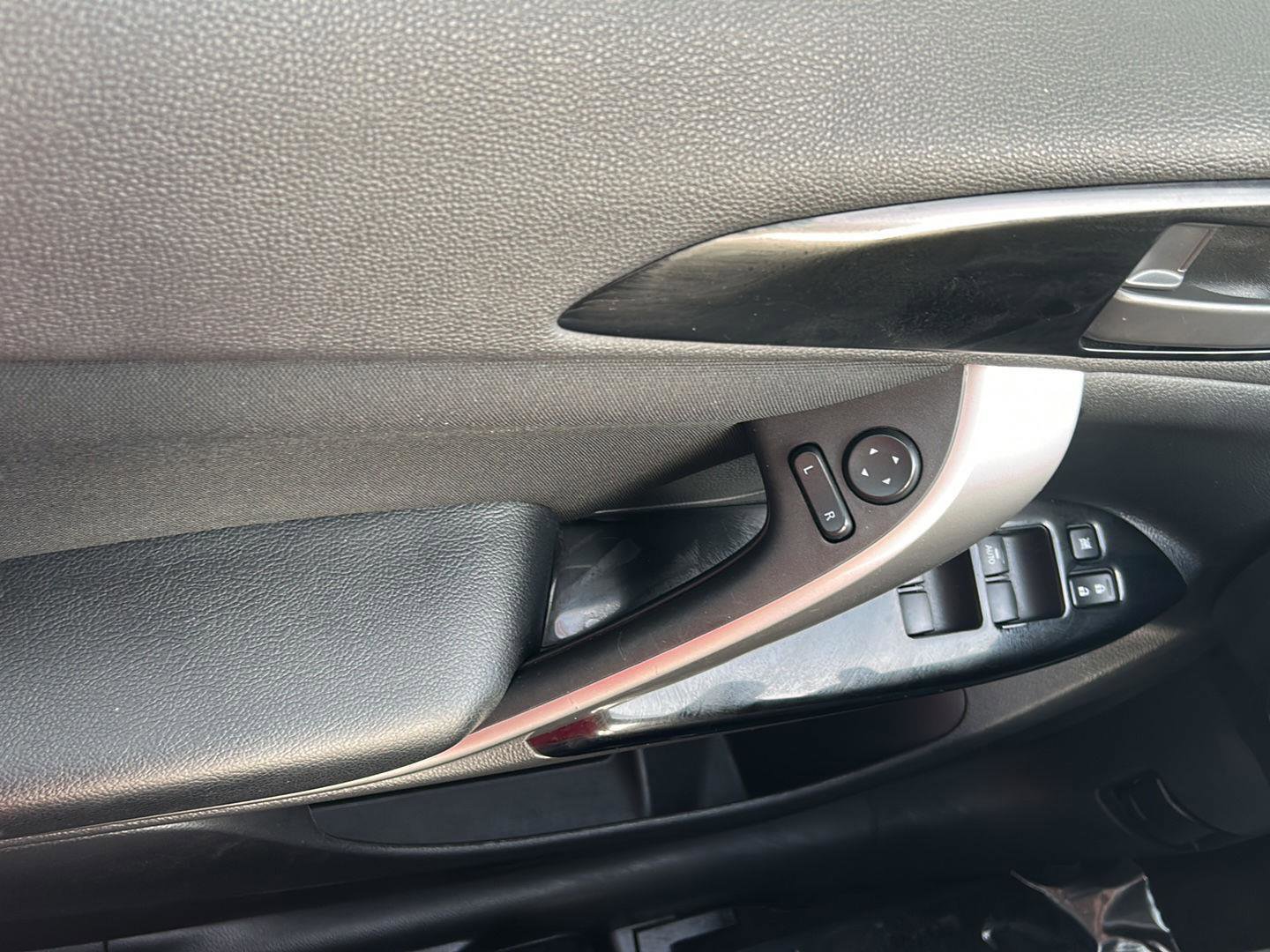 Used 2024 Mitsubishi Eclipse Cross LE image 16