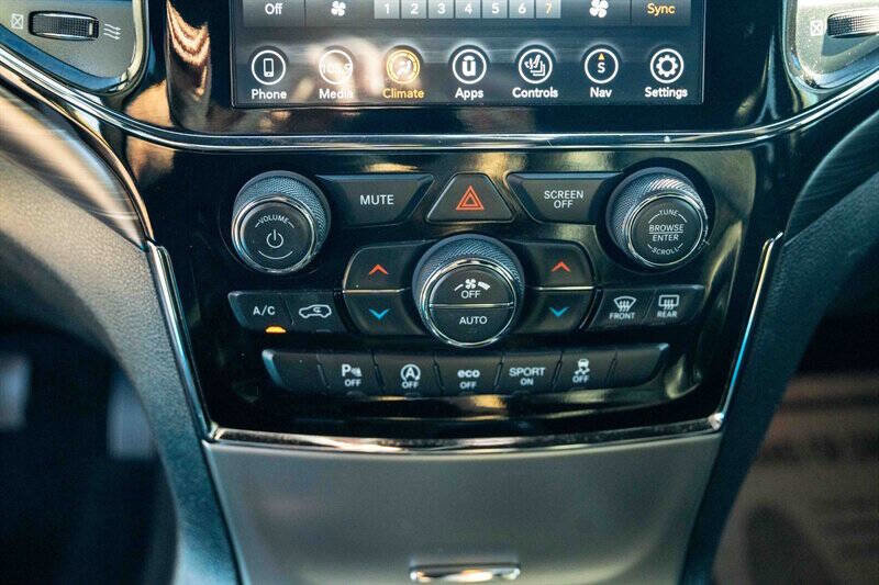 Used 2020 Jeep Grand Cherokee Altitude image 14
