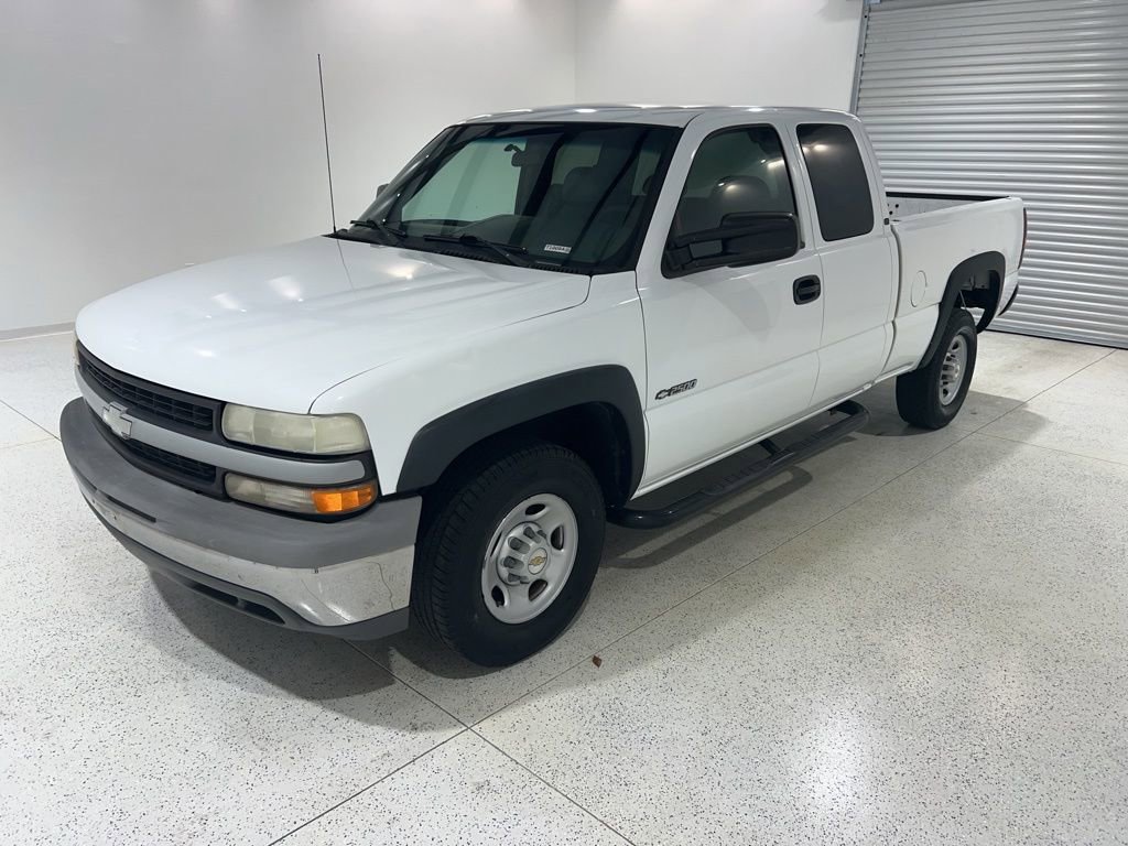 Used 2000 Chevrolet Silverado 2500 Work Truck w/ Firm Ride Suspension Pkg image 1