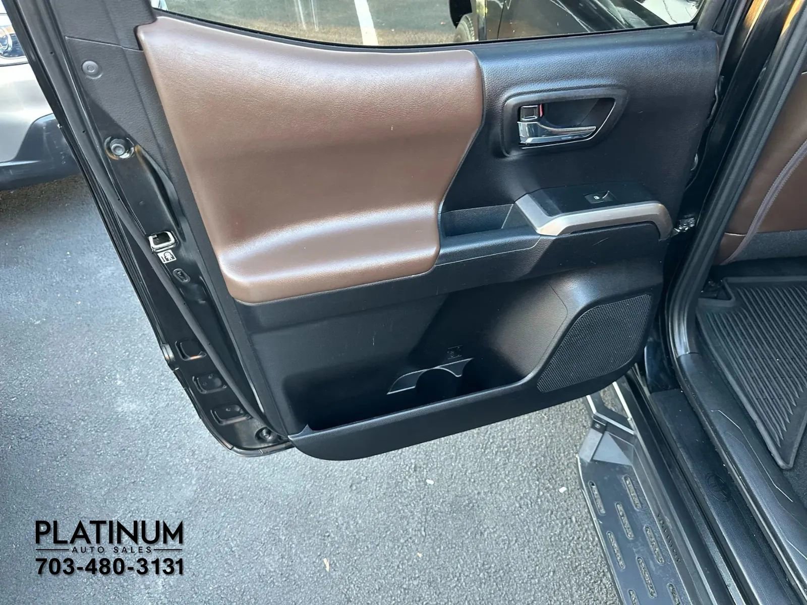Used 2019 Toyota Tacoma Limited image 17