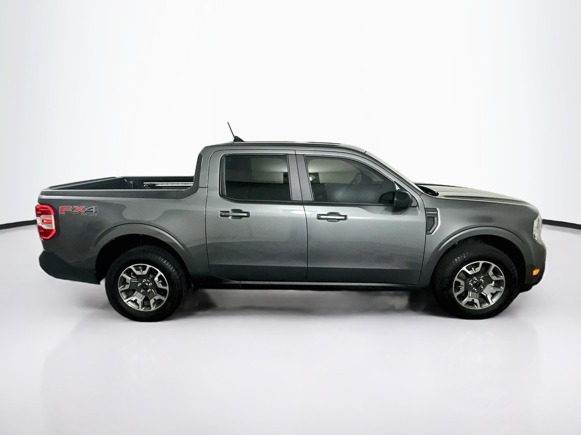 Used 2024 Ford Maverick Lariat w/ FX4 Off-Road Package AWD/4WD image 10