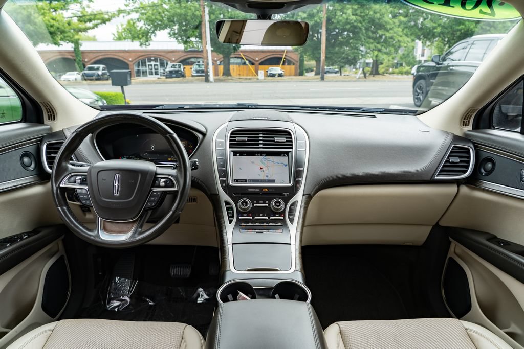 Used 2019 Lincoln Nautilus Reserve w/ Cargo Utility Package AWD/4WD image 9