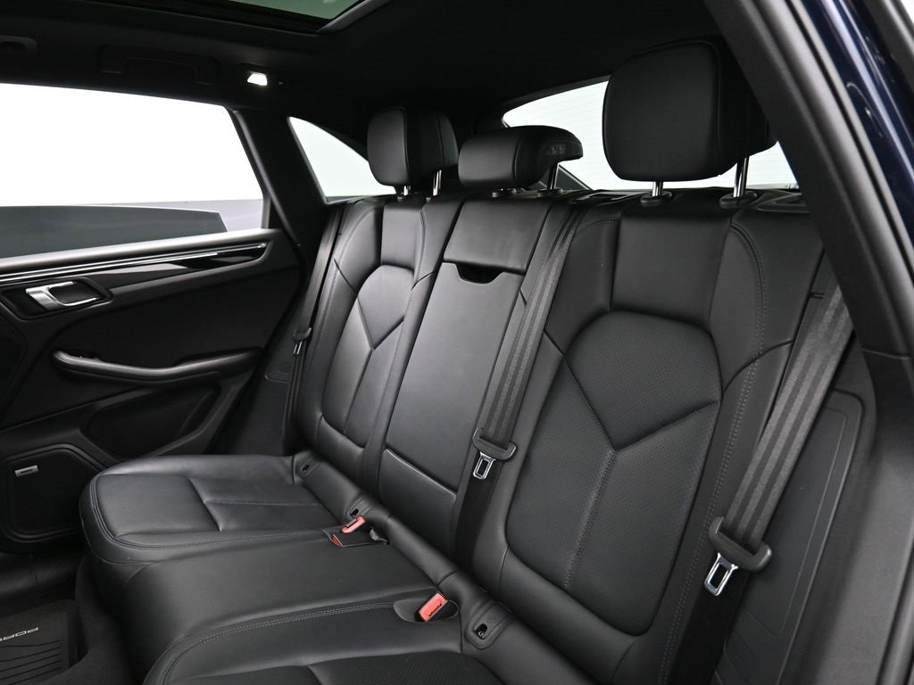 Certified 2023 Porsche Macan Turbo image 23