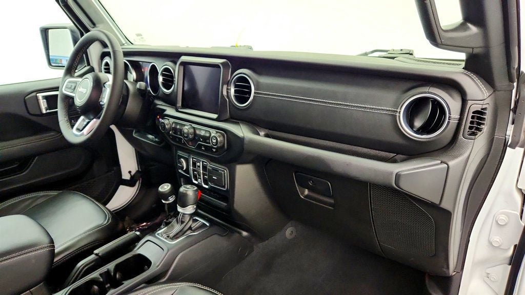 Used 2023 Jeep Wrangler Unlimited Sahara w/ Dual Top Group AWD/4WD image 23
