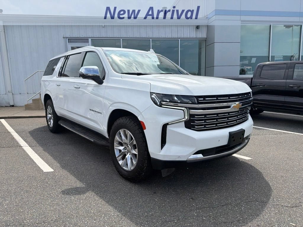 Used 2023 Chevrolet Suburban Premier AWD/4WD image 2