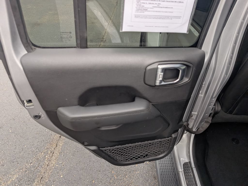 Used 2021 Jeep Wrangler Unlimited Sahara AWD/4WD image 14