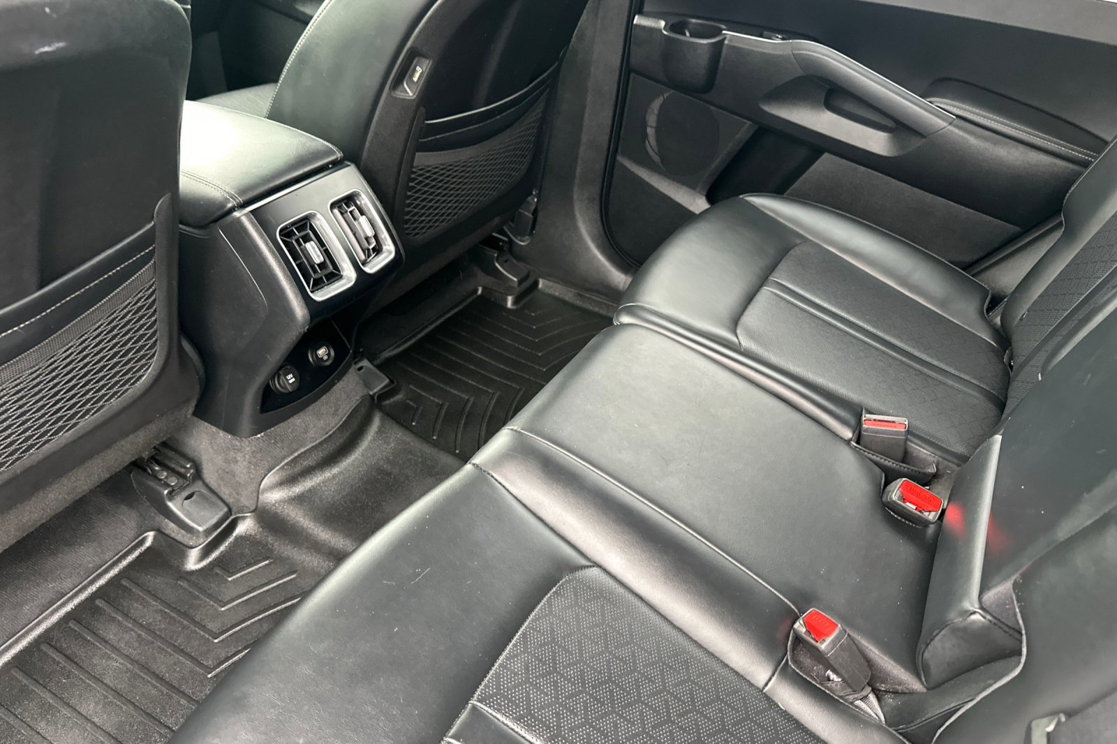 Used 2021 Kia Sorento S w/ Panoramic Sunroof Package image 13