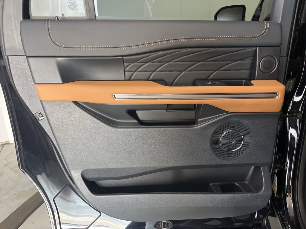 Used 2023 Ford Expedition Max Platinum image 29