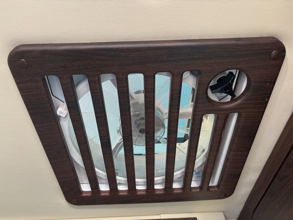 Used 2022 Mercedes-Benz Sprinter 2500 image 22