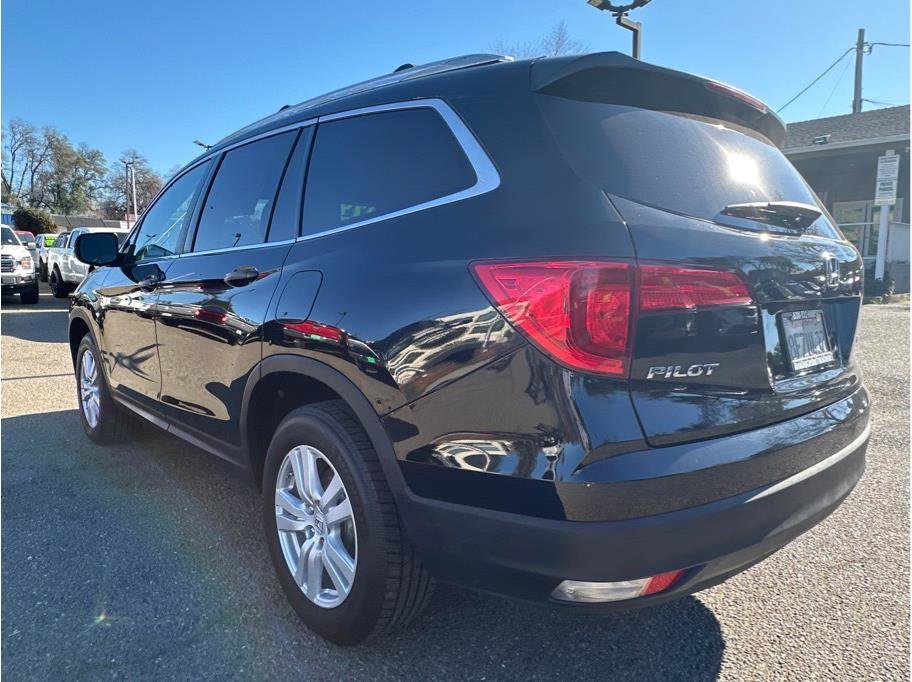 Used 2018 Honda Pilot LX image 5