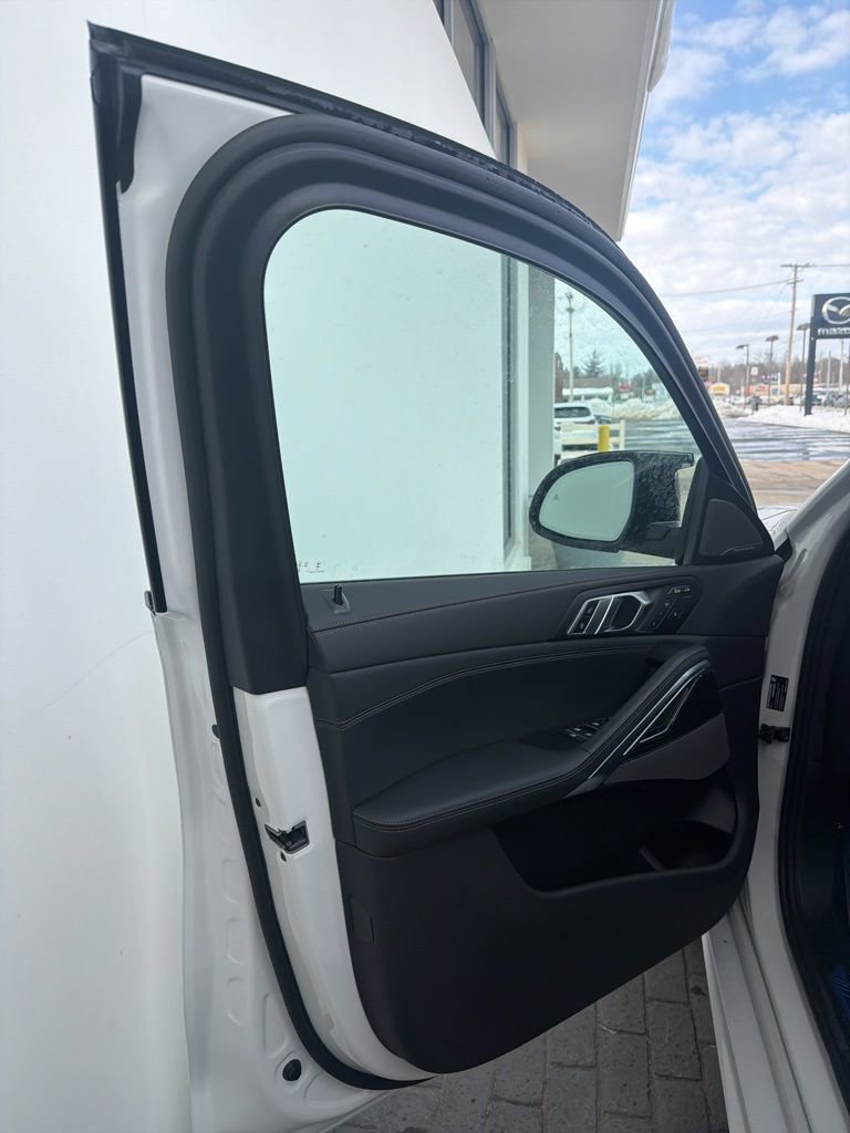 New 2026 BMW X6 M60i image 23