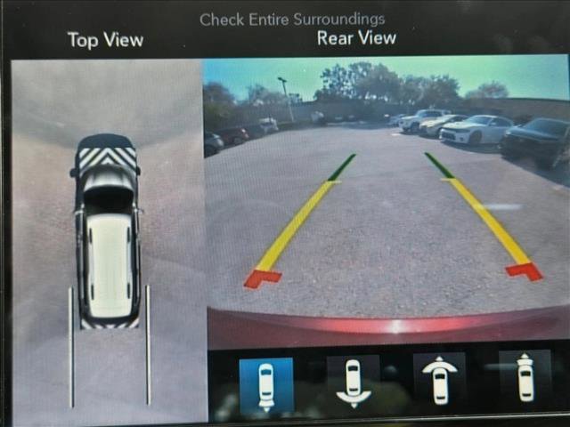 Used 2017 Chrysler Pacifica Limited image 13