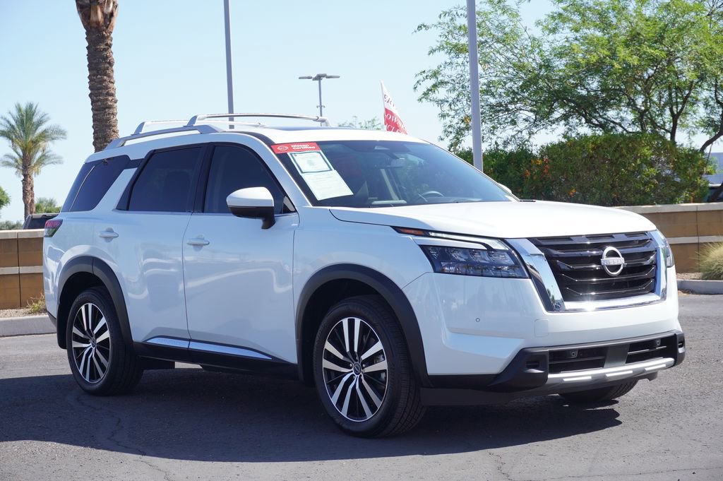 Certified 2025 Nissan Pathfinder Platinum AWD/4WD image 4