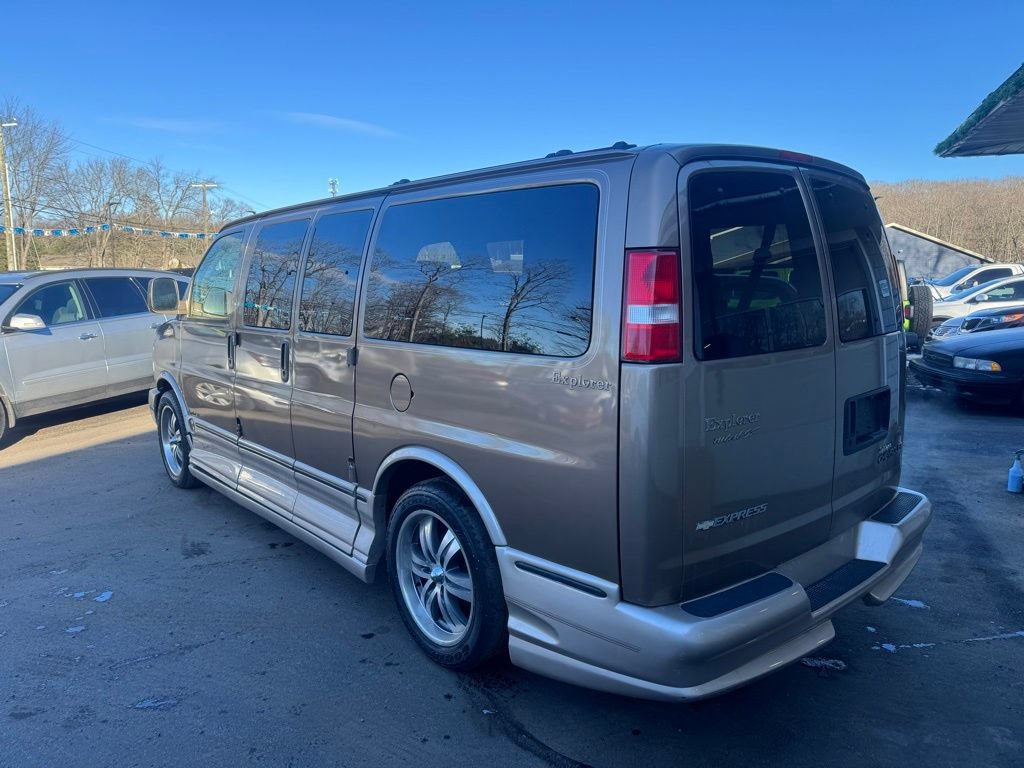 Used 2004 Chevrolet Express 1500 RWD image 8